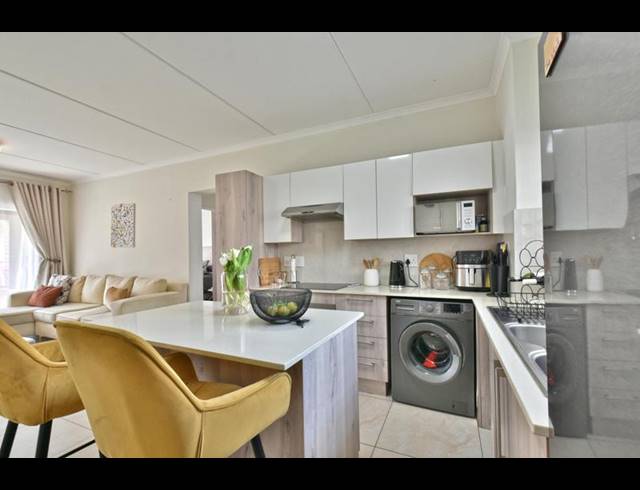 2 BEDROOM APARTMENT FOR SALE IN RANDPARK RIDGE